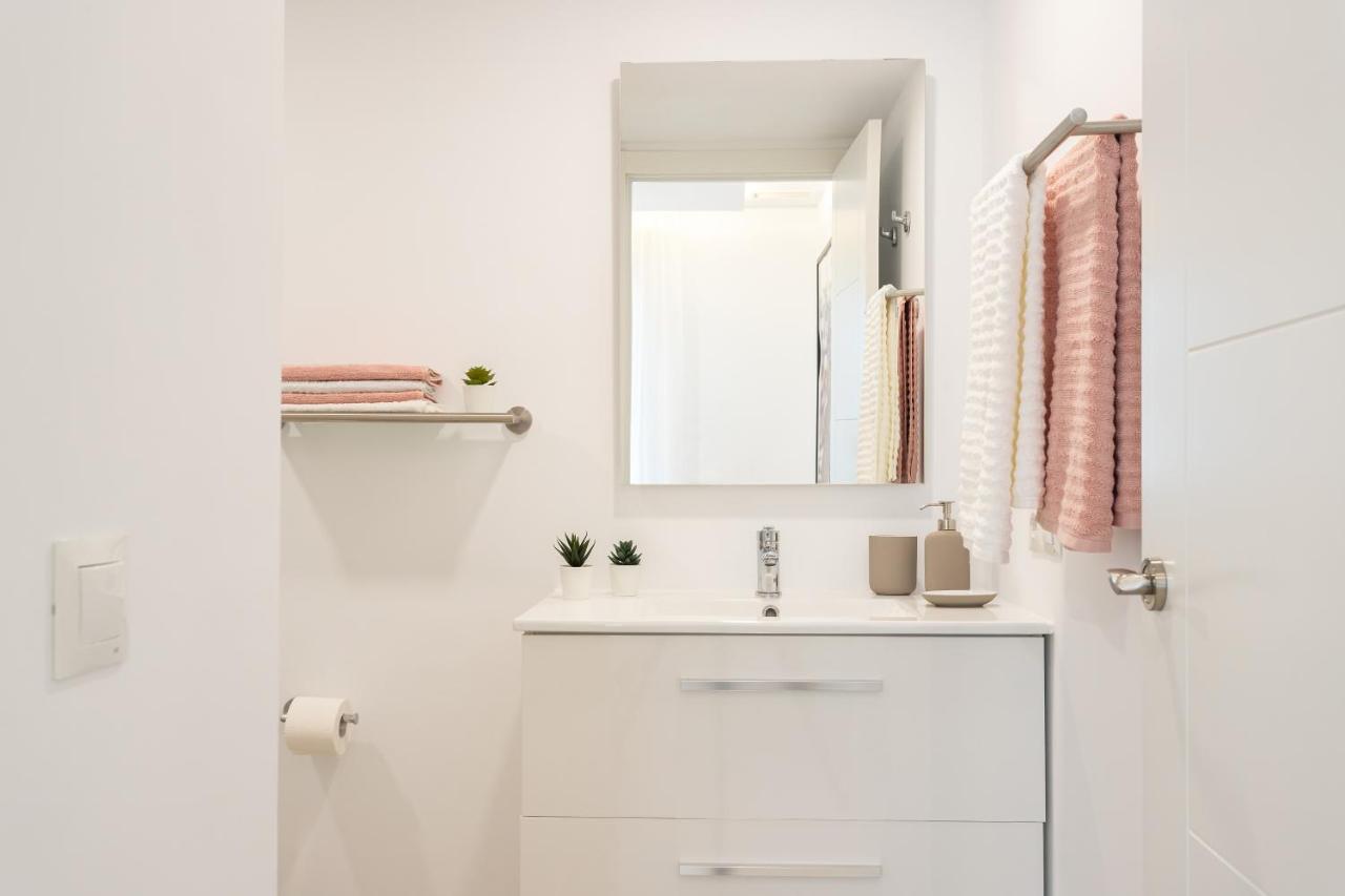 Club Delta Apartments By Ghr Rentals ミハス エクステリア 写真