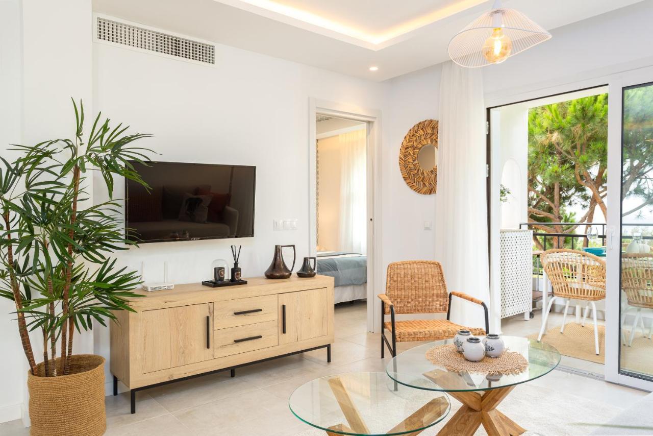 Club Delta Apartments By Ghr Rentals ミハス エクステリア 写真